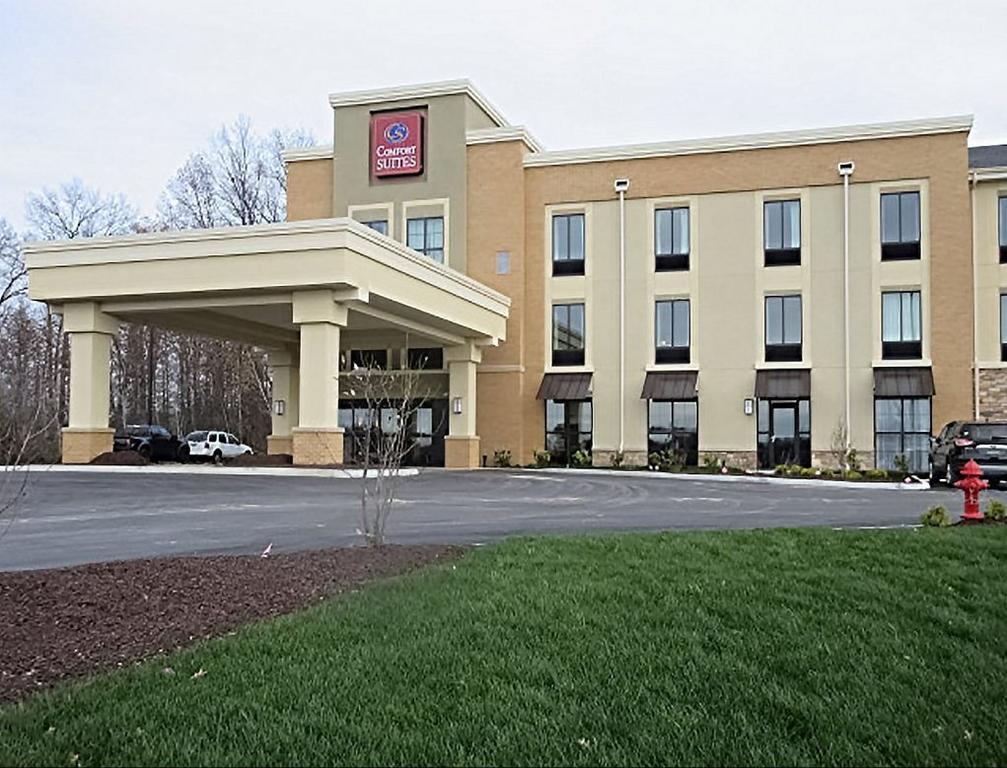 Comfort Suites-Youngstown North Exterior photo